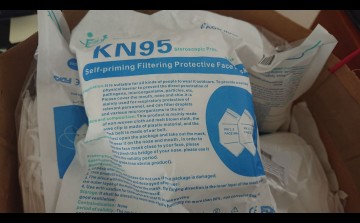 Kompanija DM donirala 400 za&scaron;titnih maski za policijske službenice