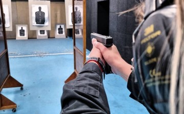 Policewomen Milica Nikolić successfully completed the training for shooting instructor