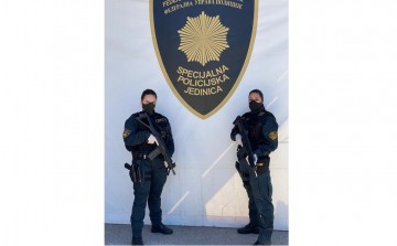 Uloga žene u policiji prezentirana kroz seriju fotografija policijskih službenica na dužnosti